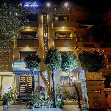 Cosy Grand, Chanakyapuri By The Cosy Hotels Ню Делхи Екстериор снимка