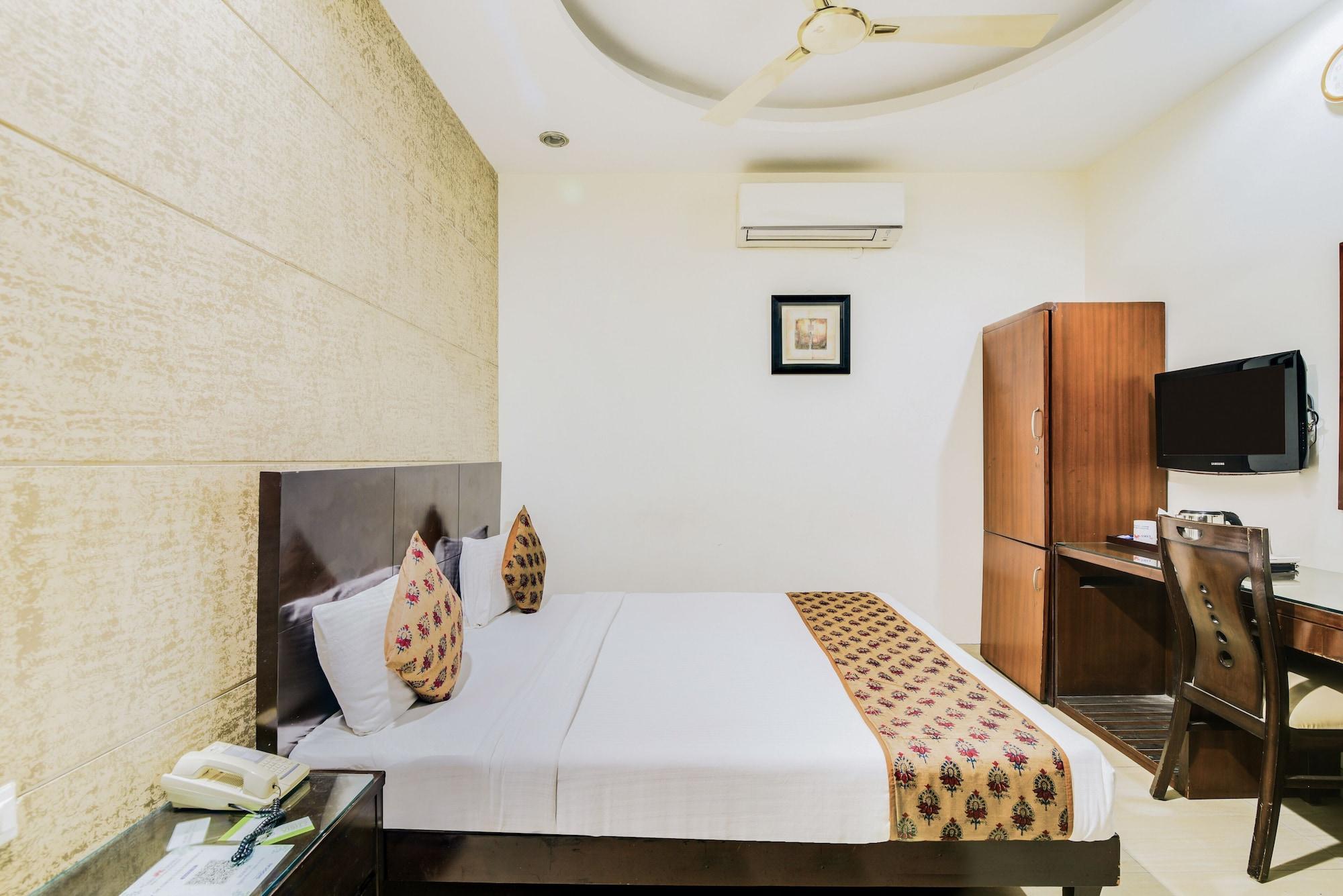 Cosy Grand, Chanakyapuri By The Cosy Hotels Ню Делхи Екстериор снимка