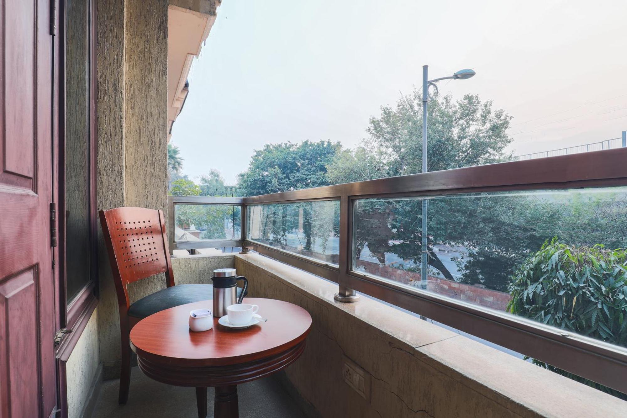 Cosy Grand, Chanakyapuri By The Cosy Hotels Ню Делхи Екстериор снимка