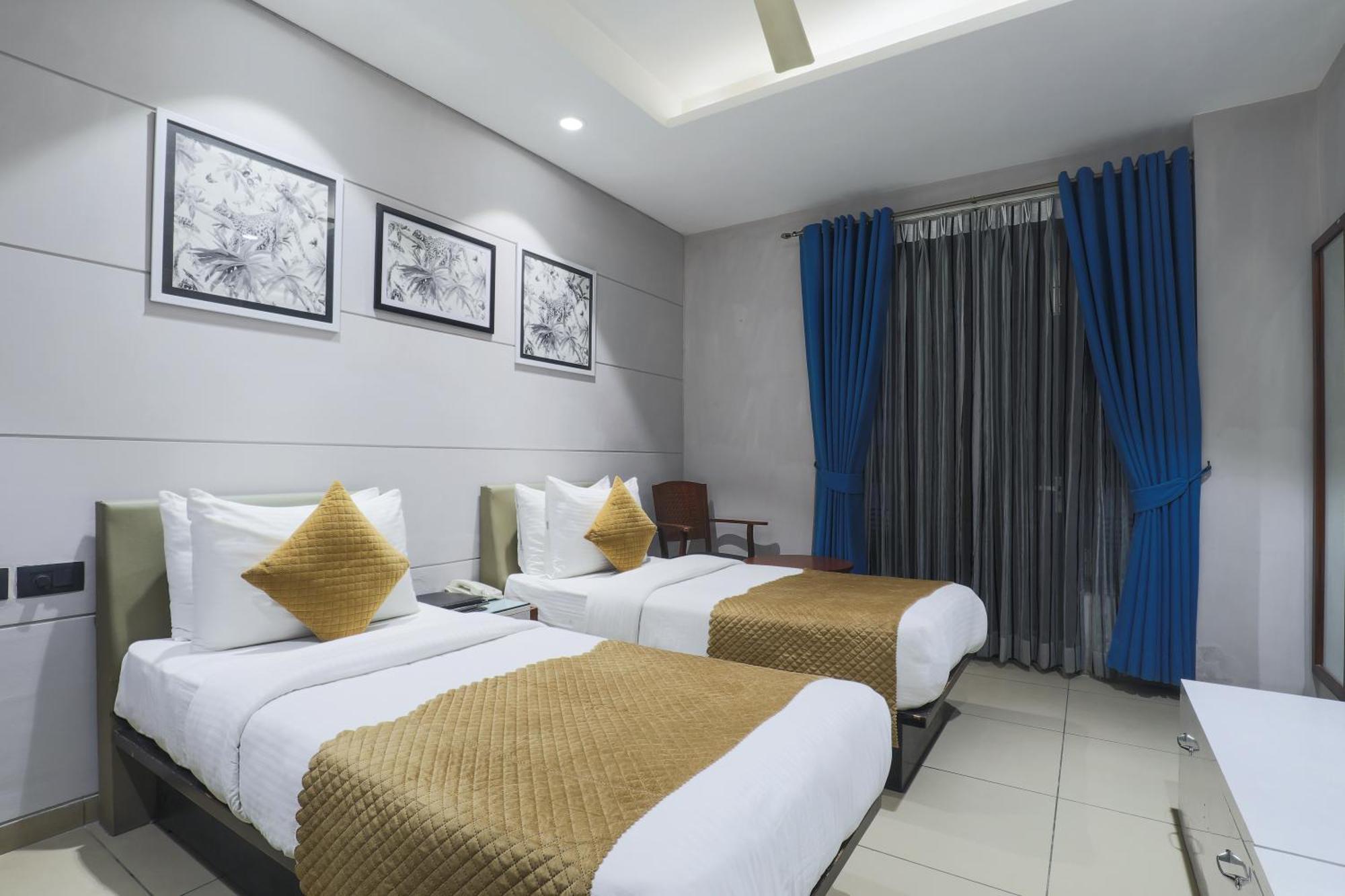 Cosy Grand, Chanakyapuri By The Cosy Hotels Ню Делхи Екстериор снимка