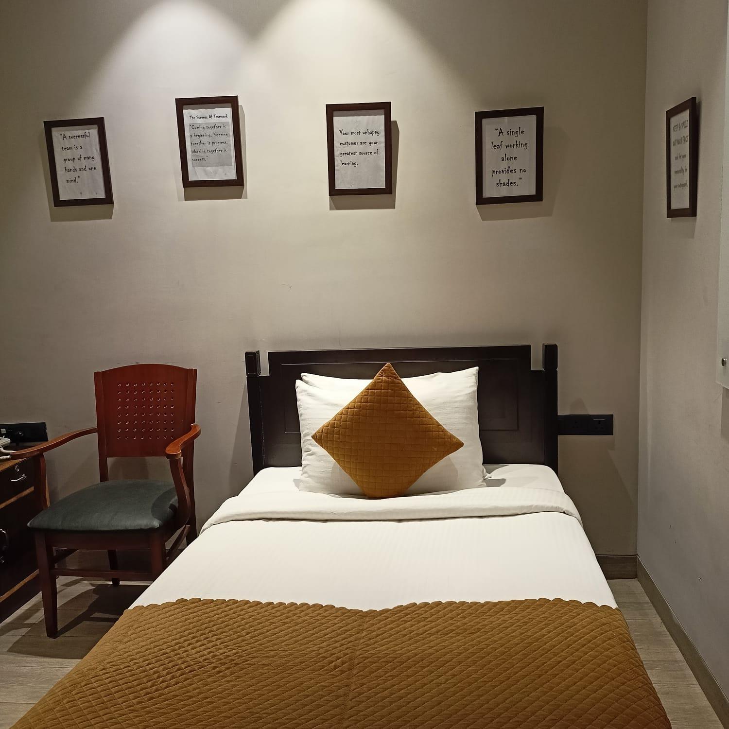 Cosy Grand, Chanakyapuri By The Cosy Hotels Ню Делхи Екстериор снимка