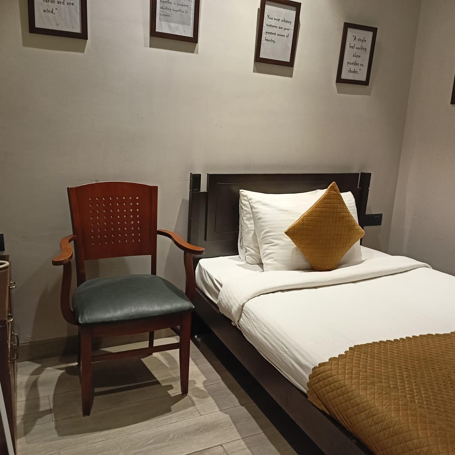 Cosy Grand, Chanakyapuri By The Cosy Hotels Ню Делхи Екстериор снимка