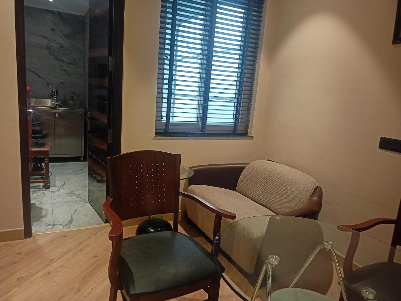 Cosy Grand, Chanakyapuri By The Cosy Hotels Ню Делхи Екстериор снимка